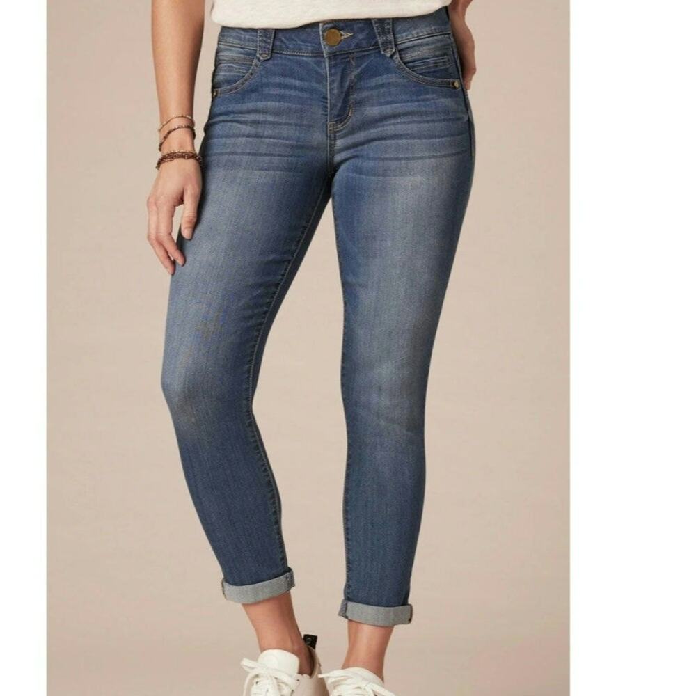 Democracy Jeans Ab
solution. 00p skinny jeans distressed.